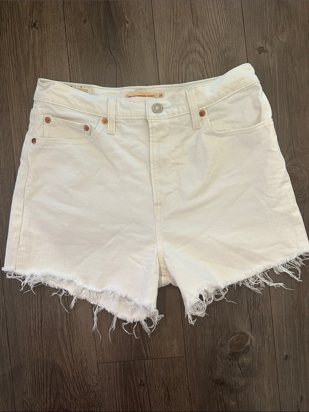 Levi's Ribcage Bermuda Shorts White Denim